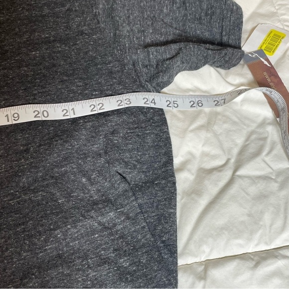 NWT Gray Hogs Razorbacks Women’s T-Shirt 2XL - Picture 6 of 10